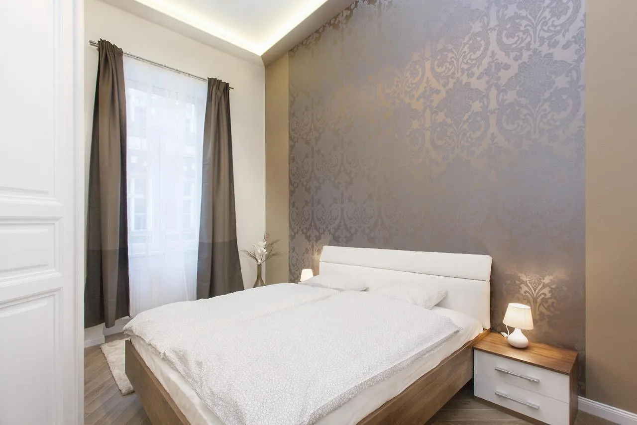Jenny Luxury Two Bedrooms Apartment. Budapest Hungary